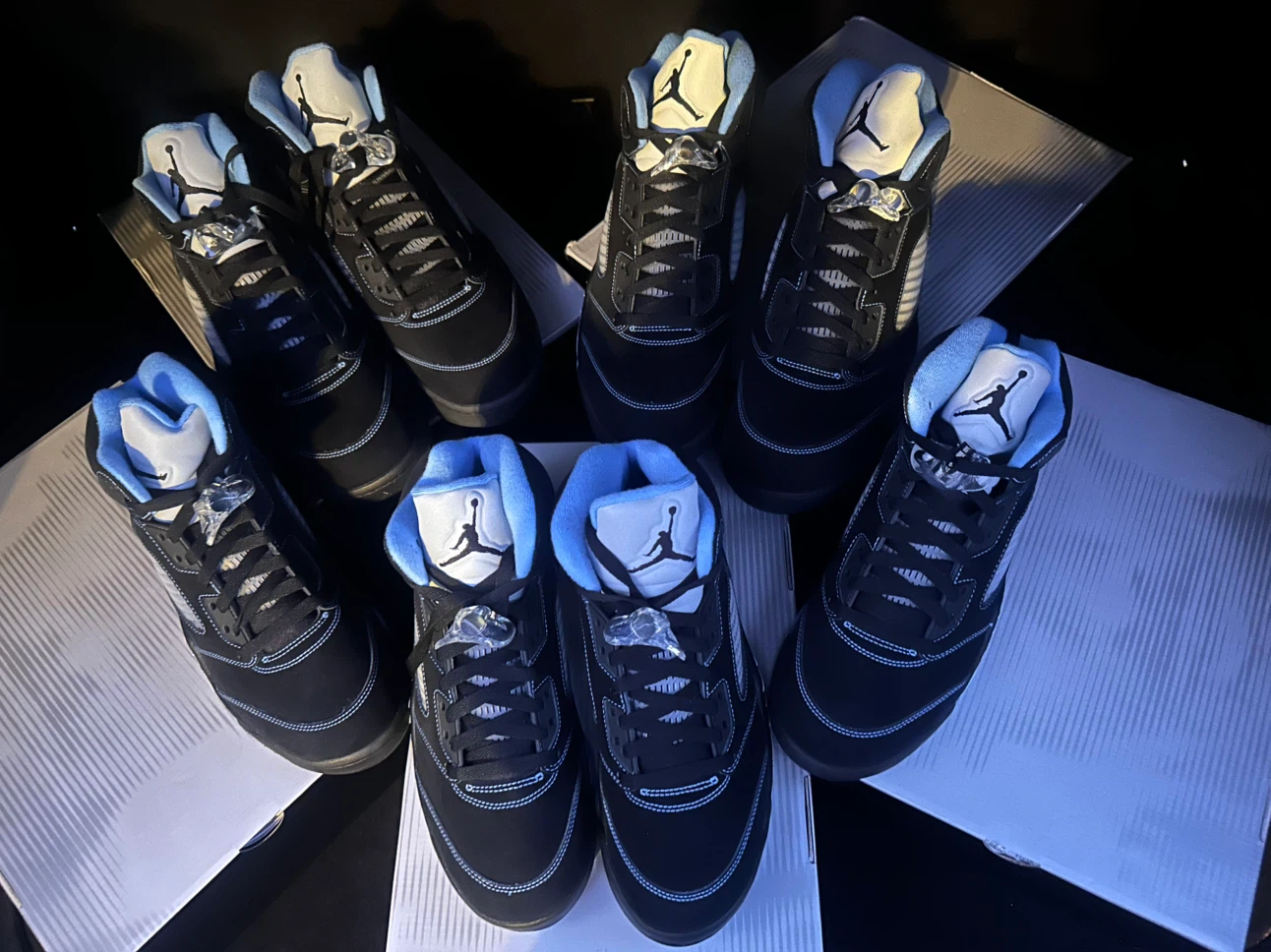 Air Jordan 5 Retro university blue