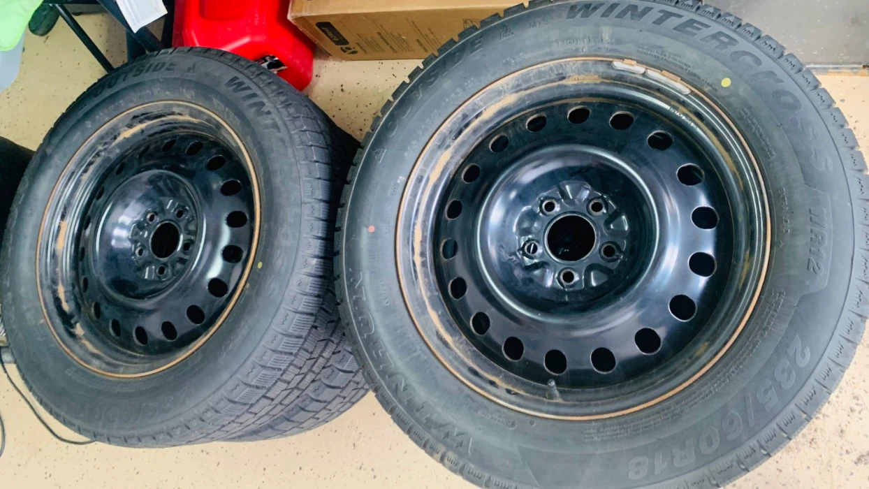 Set of 4 Winter Tires on Rims - photo 4