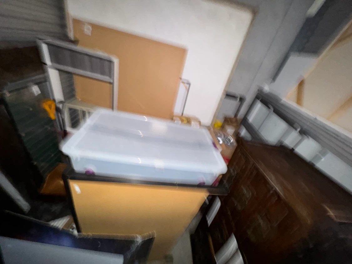 Free storage space metal 10x10 must clear all out - photo 3