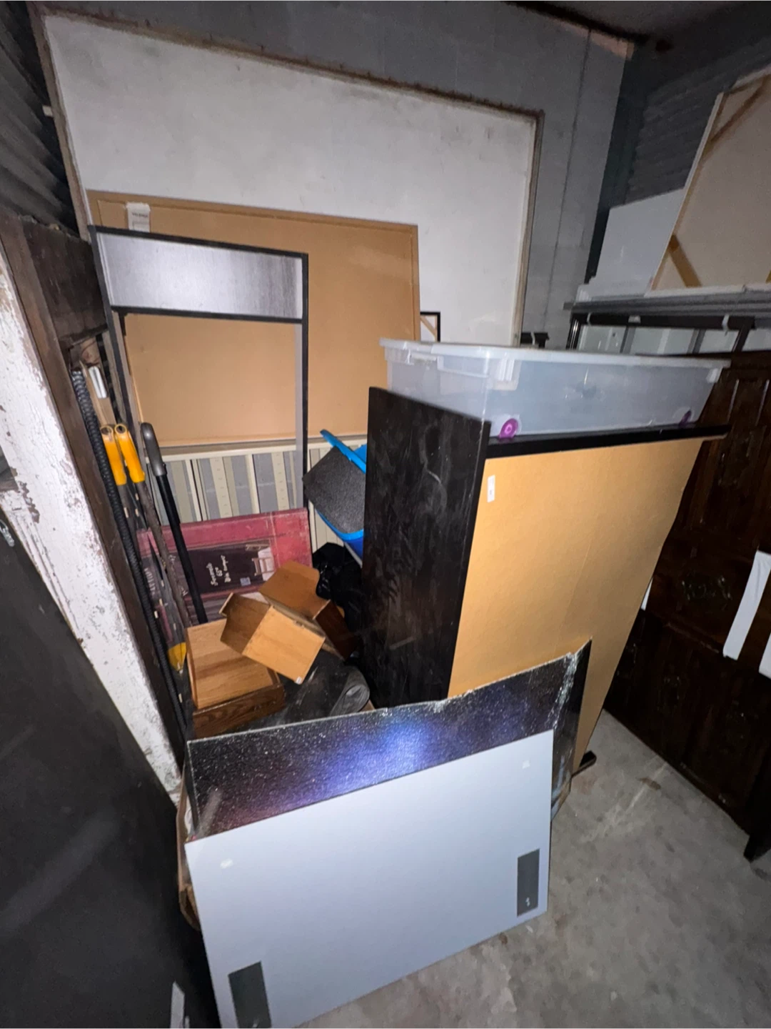 Free storage space metal 10x10 must clear all out - photo 5