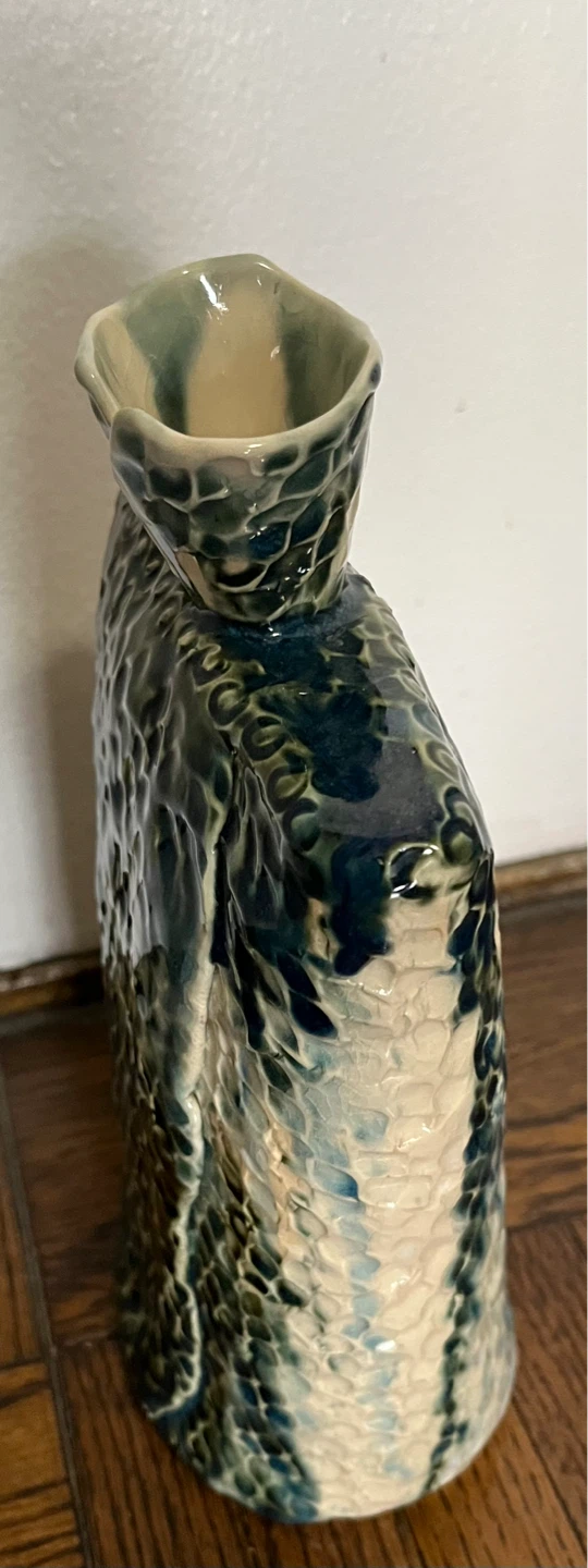 Glazed fish scale pottery vase with fold detail - photo 5