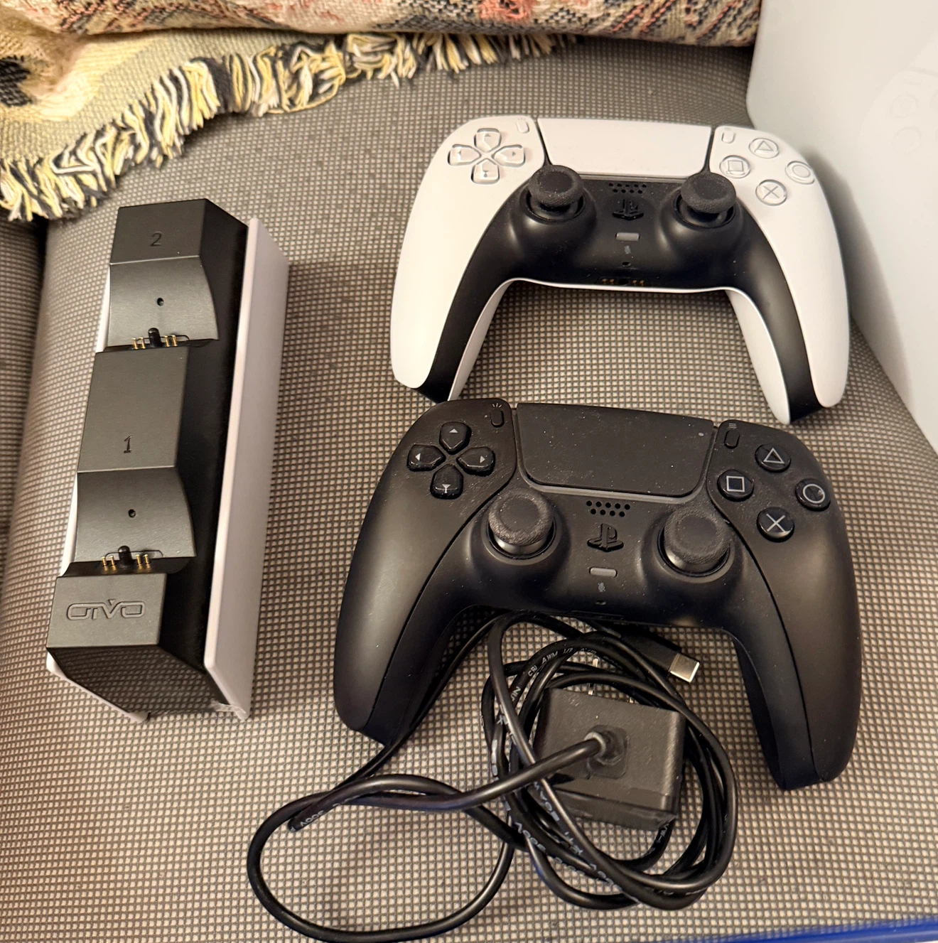 PS5 - photo 2