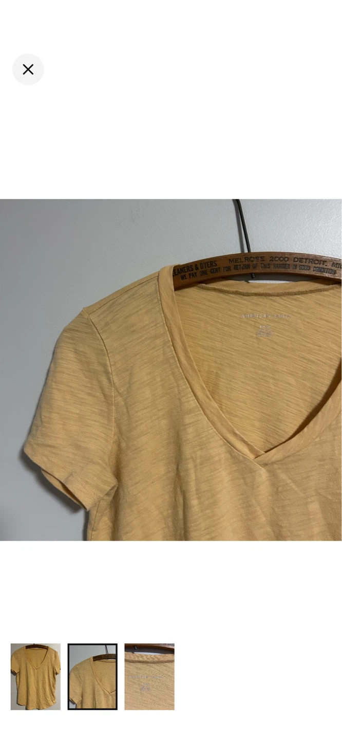 American Eagle Yellow V-Neck T-Shirt - photo 2