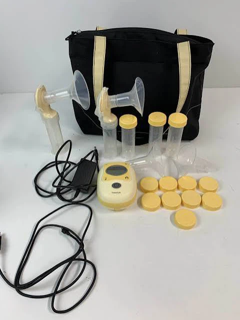Medela Electric Breast Pump with Bag and Accessories