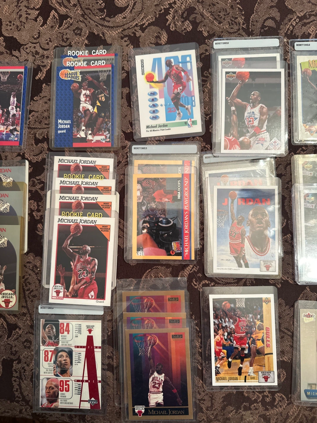 42 Micheal Jordan basketball cards various years - photo 3