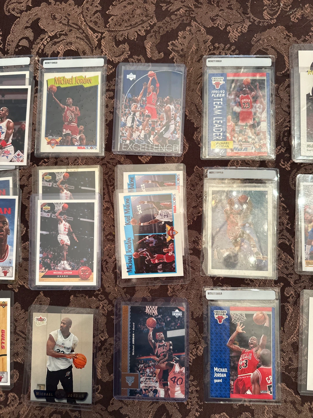 42 Micheal Jordan basketball cards various years - photo 4