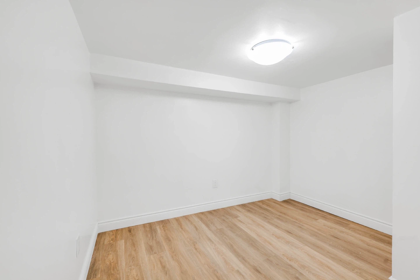 2bd 2 bt+Den basement apartment for rent Scarborough - photo 5