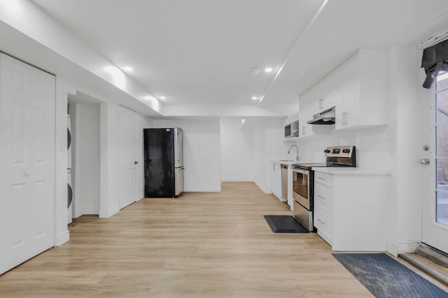2bd 2 bt+Den basement apartment for rent Scarborough - photo 2