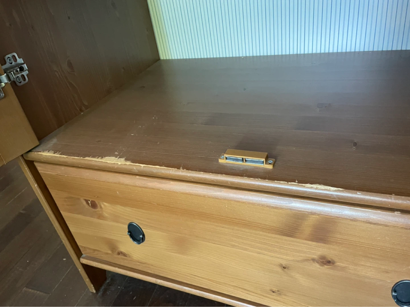 Free - IKEA Leksvig Wooden Armoire - photo 3