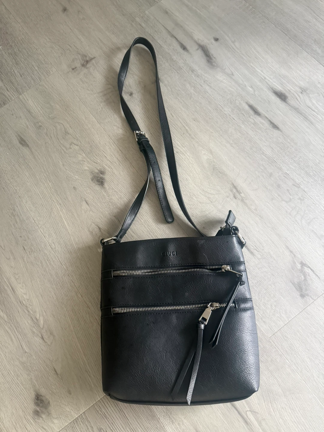 Black Cluci Crossbody Bag