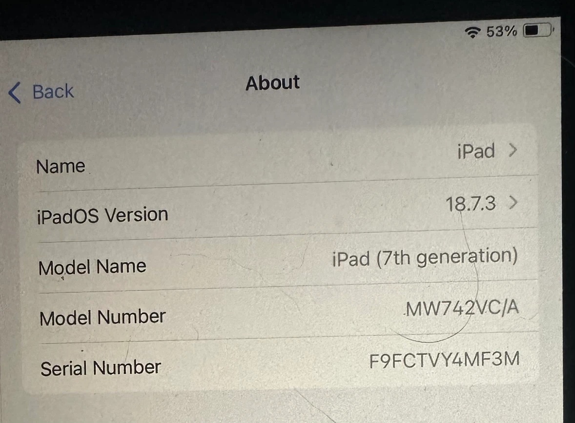 Apple iPad 7th Gen - photo 2