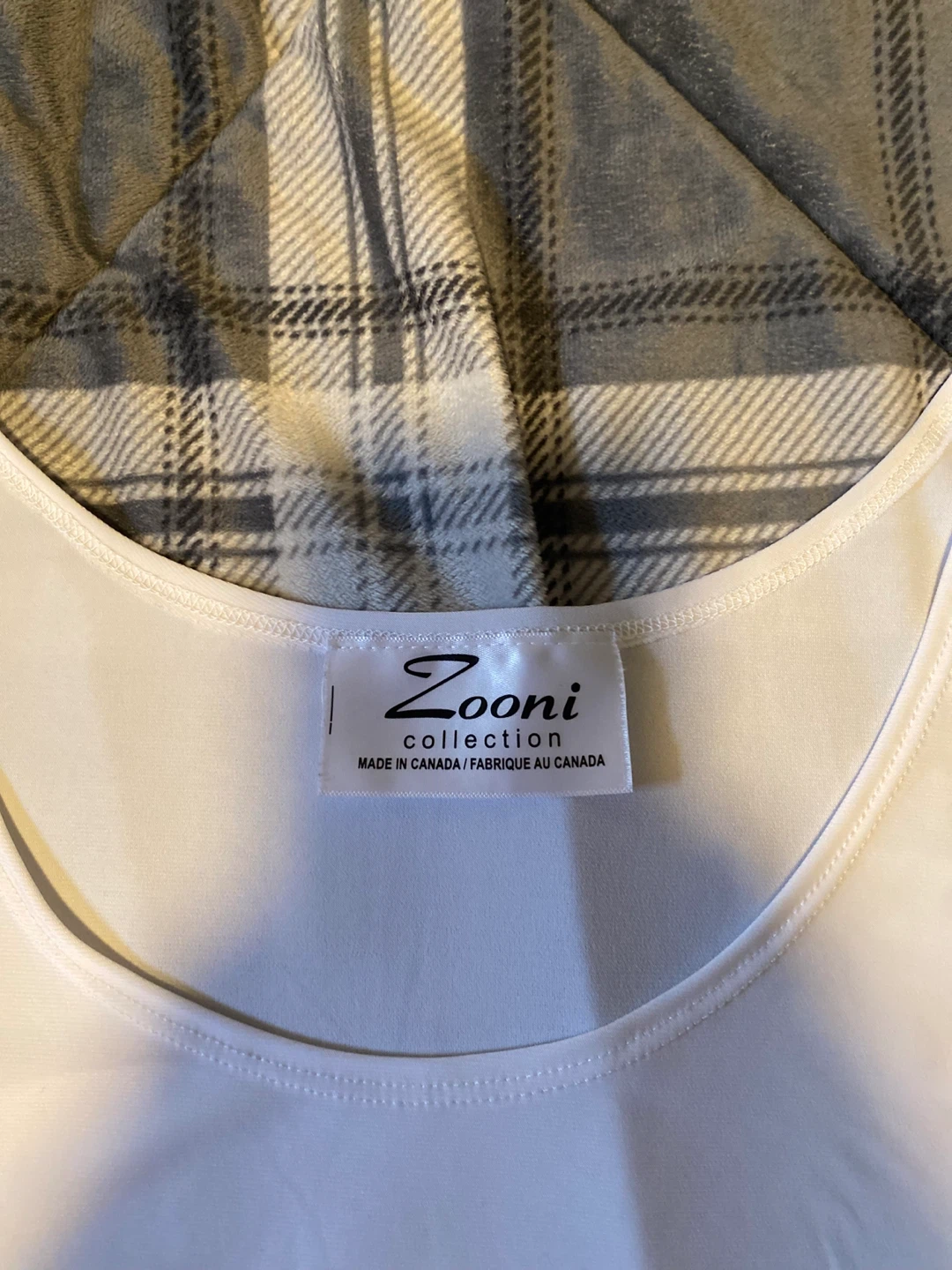 Women’s White Zooni Tank Top Size Large - photo 2