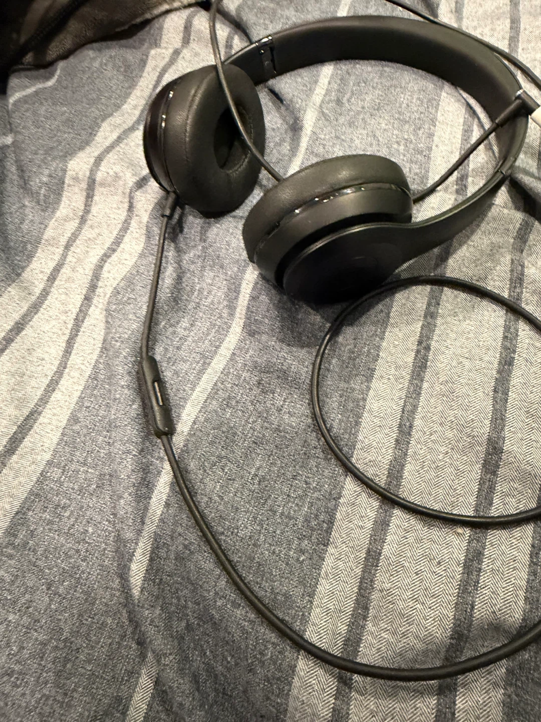 Beats Solo headphones - photo 2