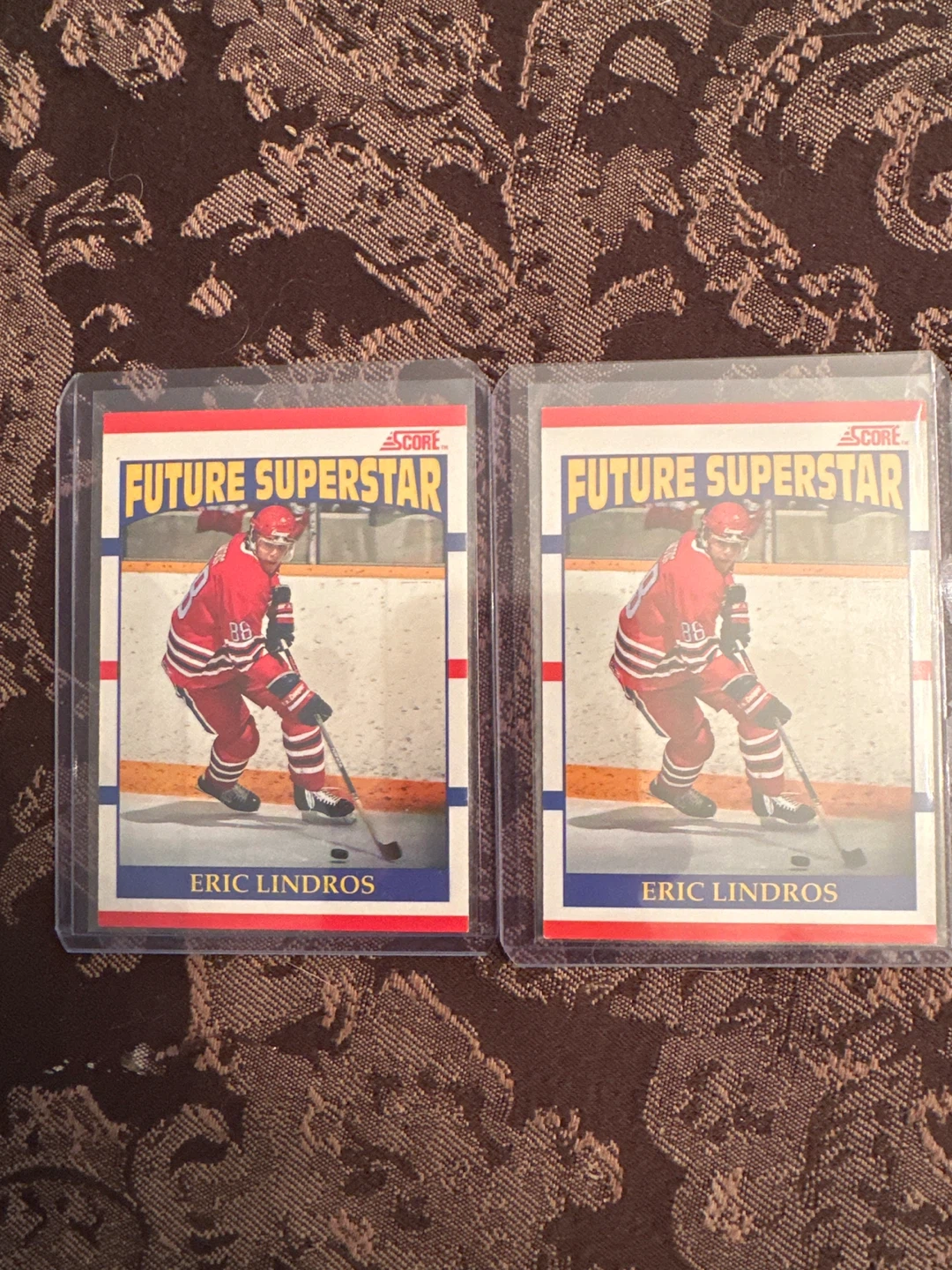 Two 1990 Score Eric Lindros rookie cards