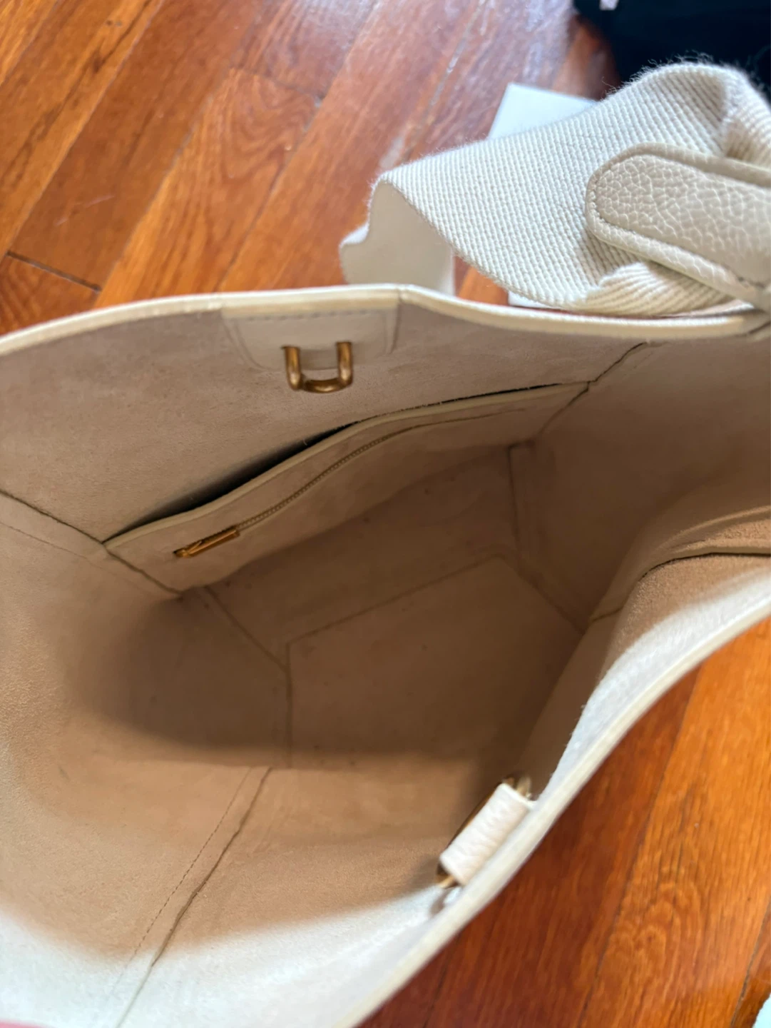 Celine Cream Leather Bucket Bag - photo 2