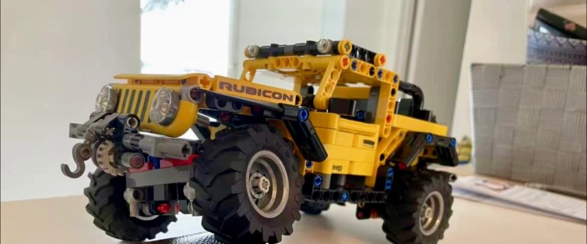 LEGO Technic Jeep Wrangler Rubicon & Baby Yoda - photo 2