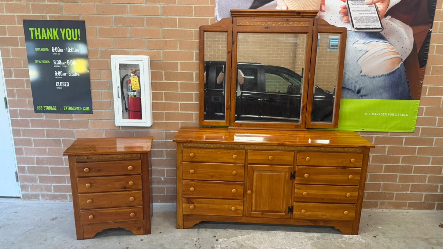 12 drawers Dresser with matching nightstand