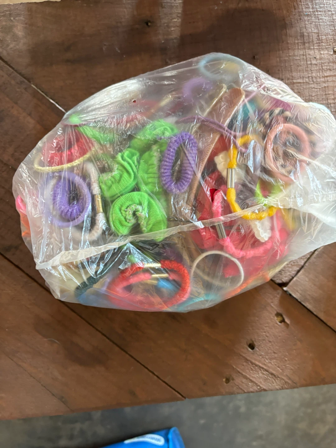 Bag of assorted hair elastics and accessories - photo 2