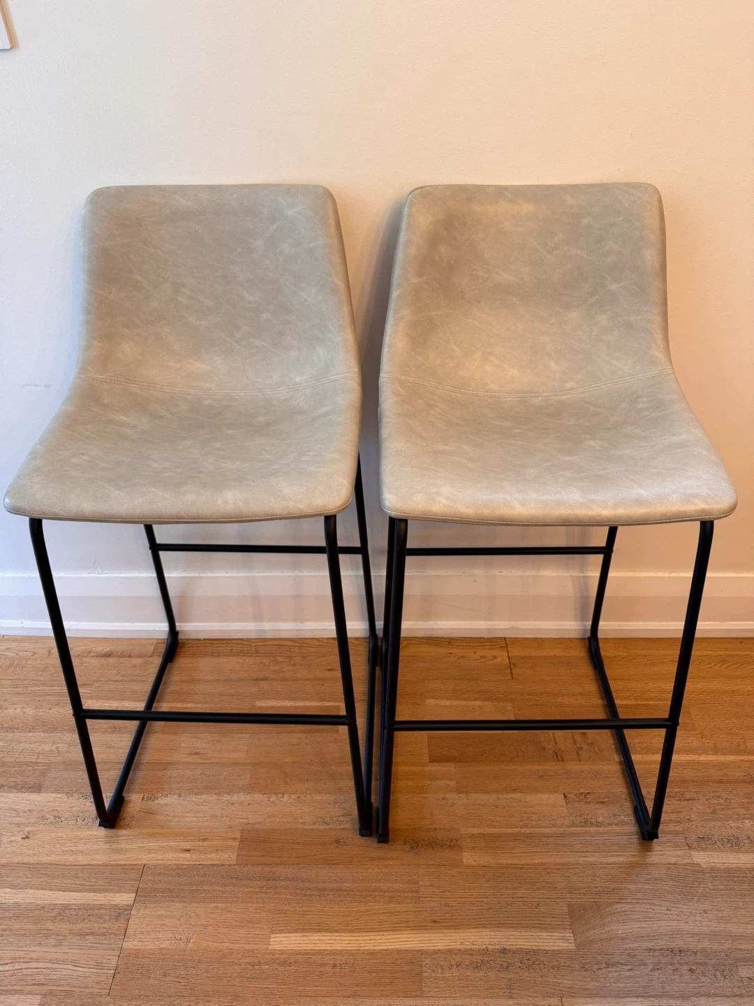 Set of 2 Bar Stools - Faux Leather with Black Metal Legs