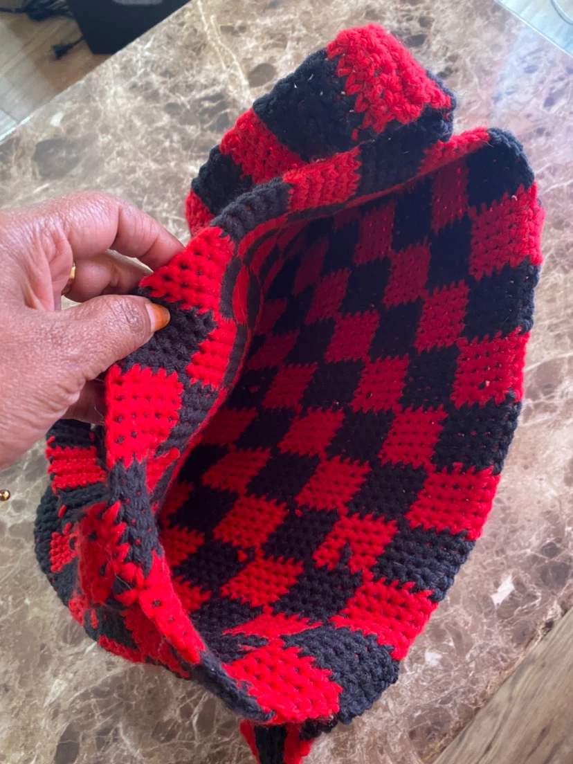 Red and Black Checkered Crochet Shoulder Bag - photo 2