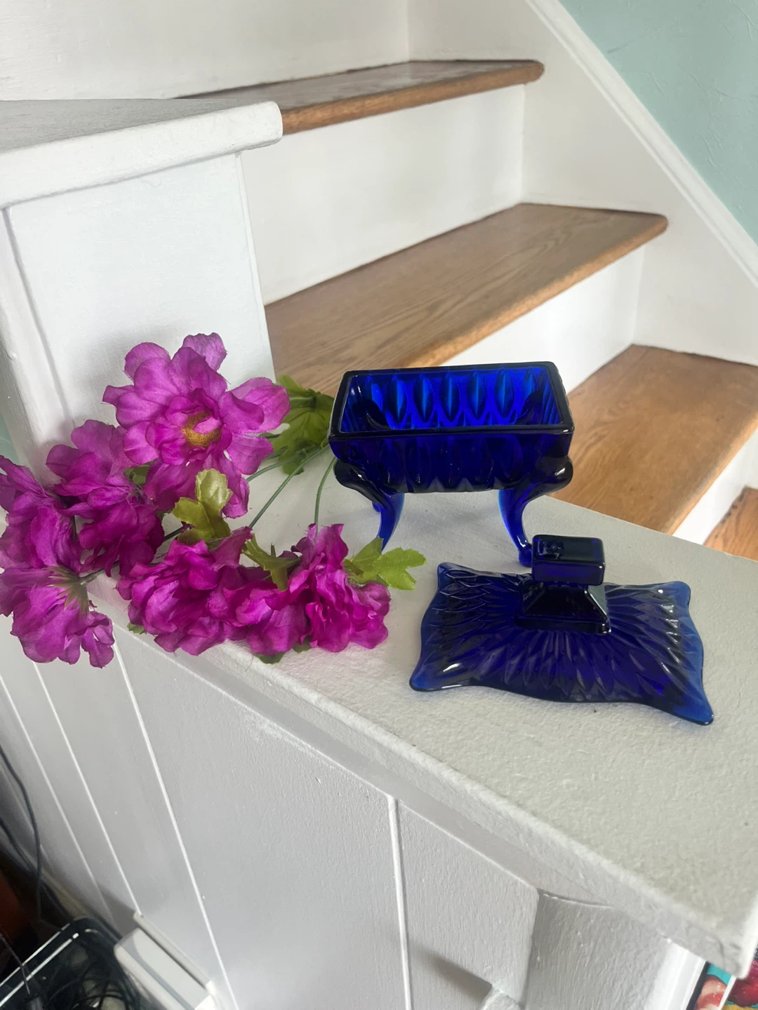 VINTAGE COBALT BLUE TRINKET/JEWELRY BOX - photo 2