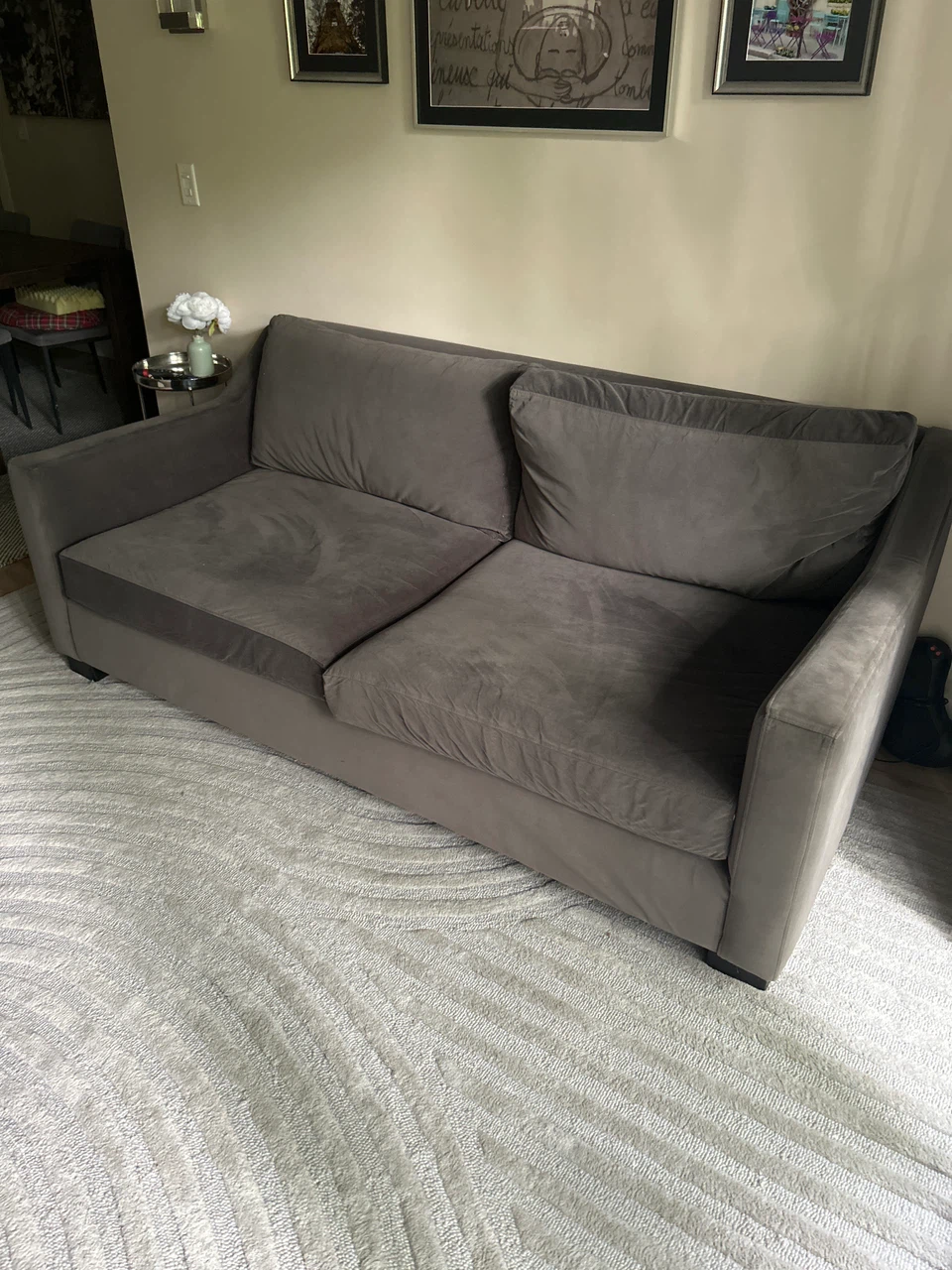 Couch - photo 2