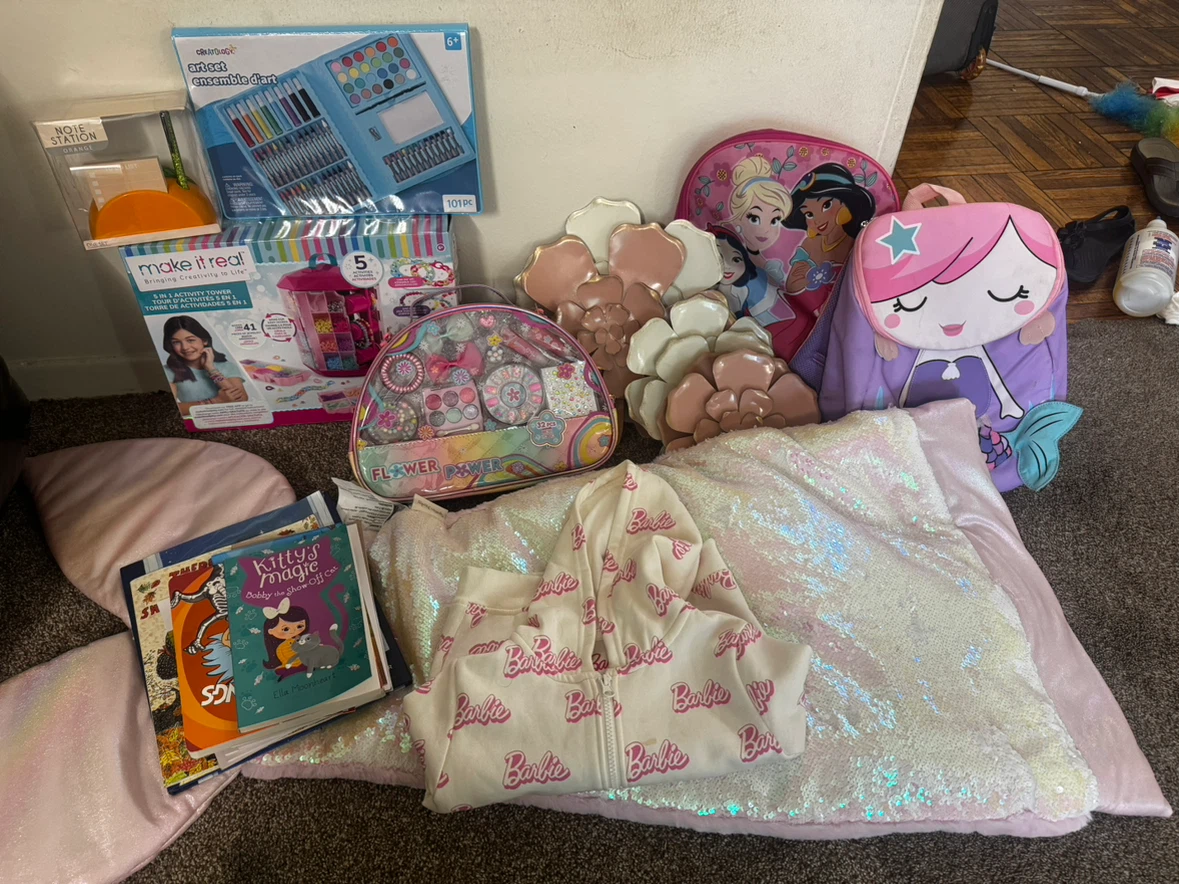 MOVE OUT SALE!!!!!! IDEAL FOR GIRL PARENTS!