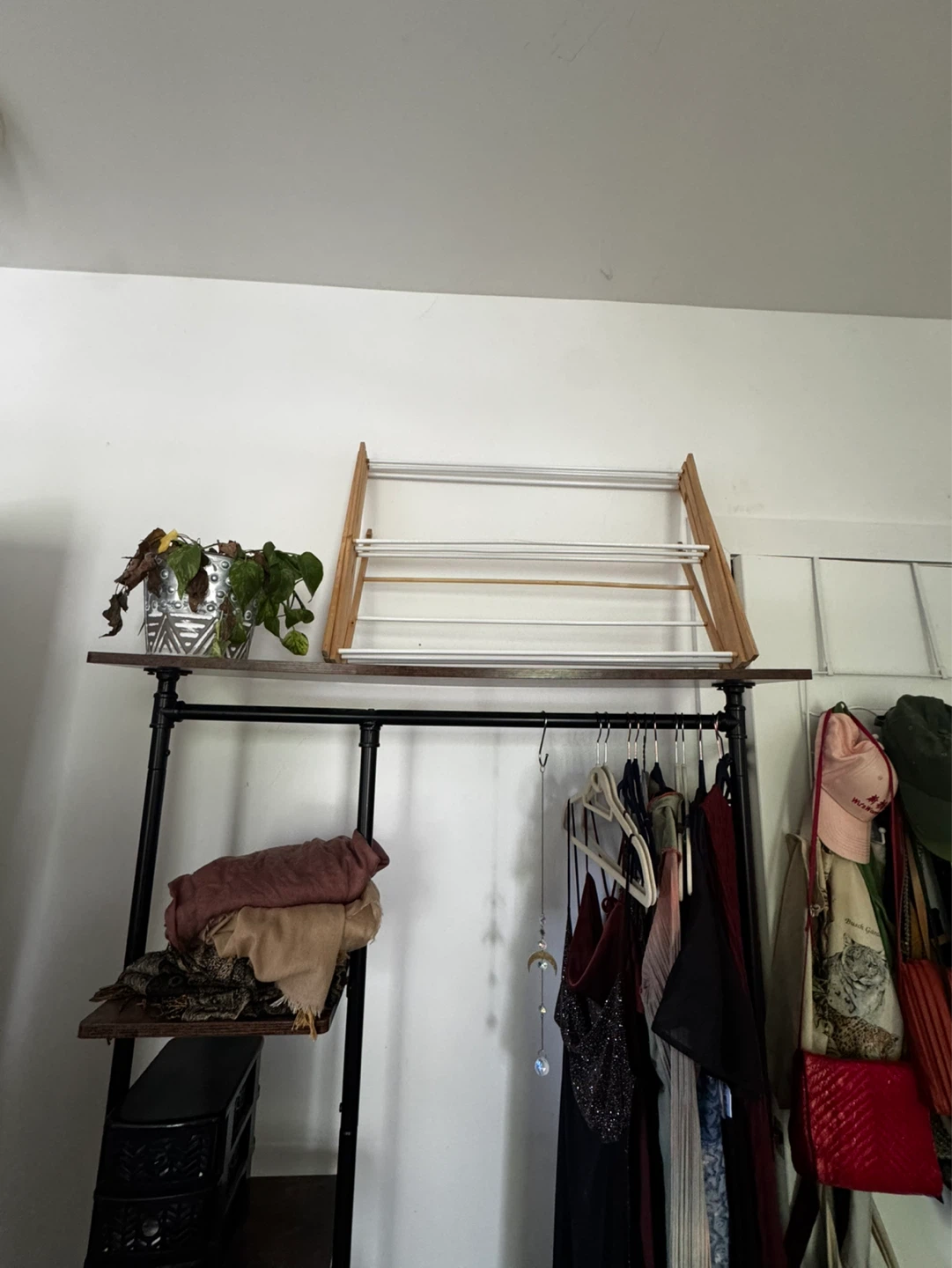 Clothing rack with shelves - photo 3