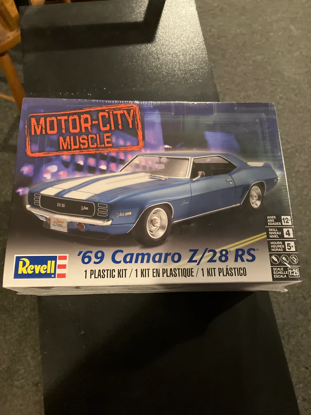 Revell '69 Camaro Z/28 RS 1/25 Scale Model Kit