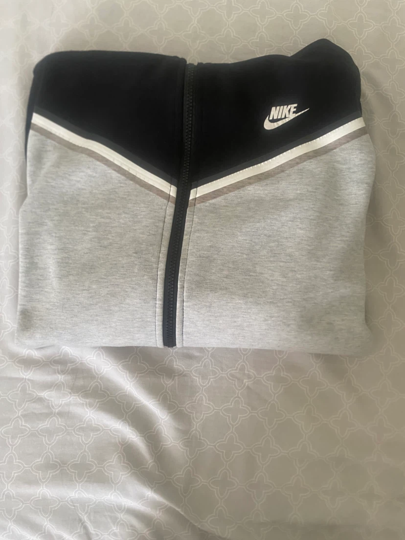 Nike Tech Fleece Full-Zip Hoodie