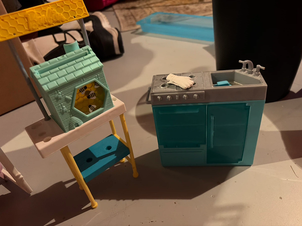 Beekeeper Barbie accessories