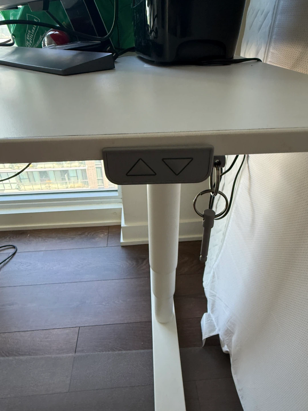 White Standing Desk (height adjustable ) - photo 3