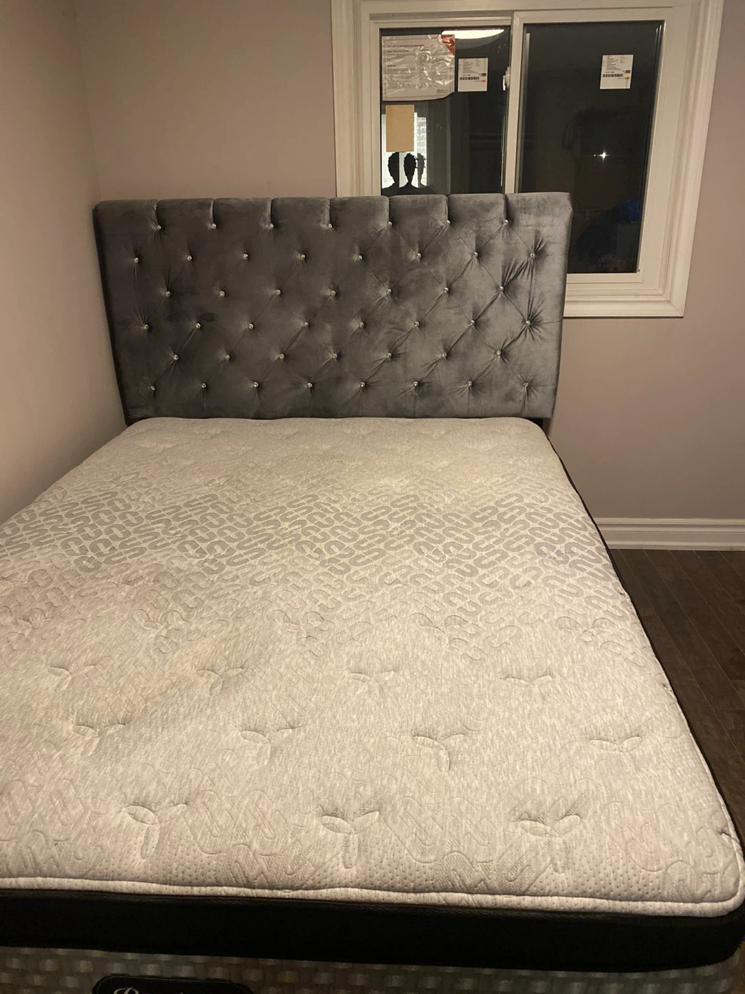 Queen Size Tufted Velvet Headboard and Bed Frame - photo 3