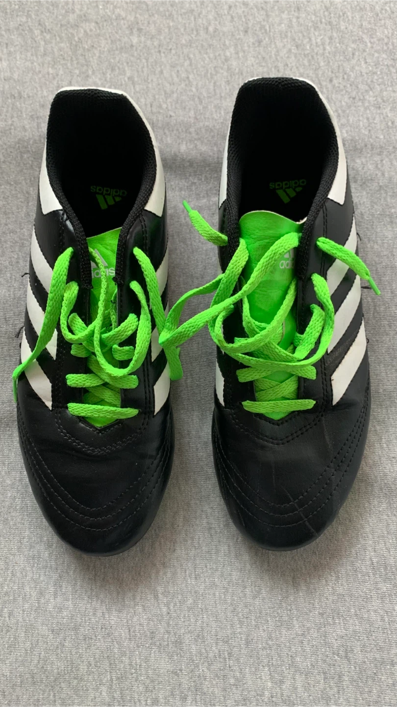 Youth Size 6 Adidas Soccer Cleats