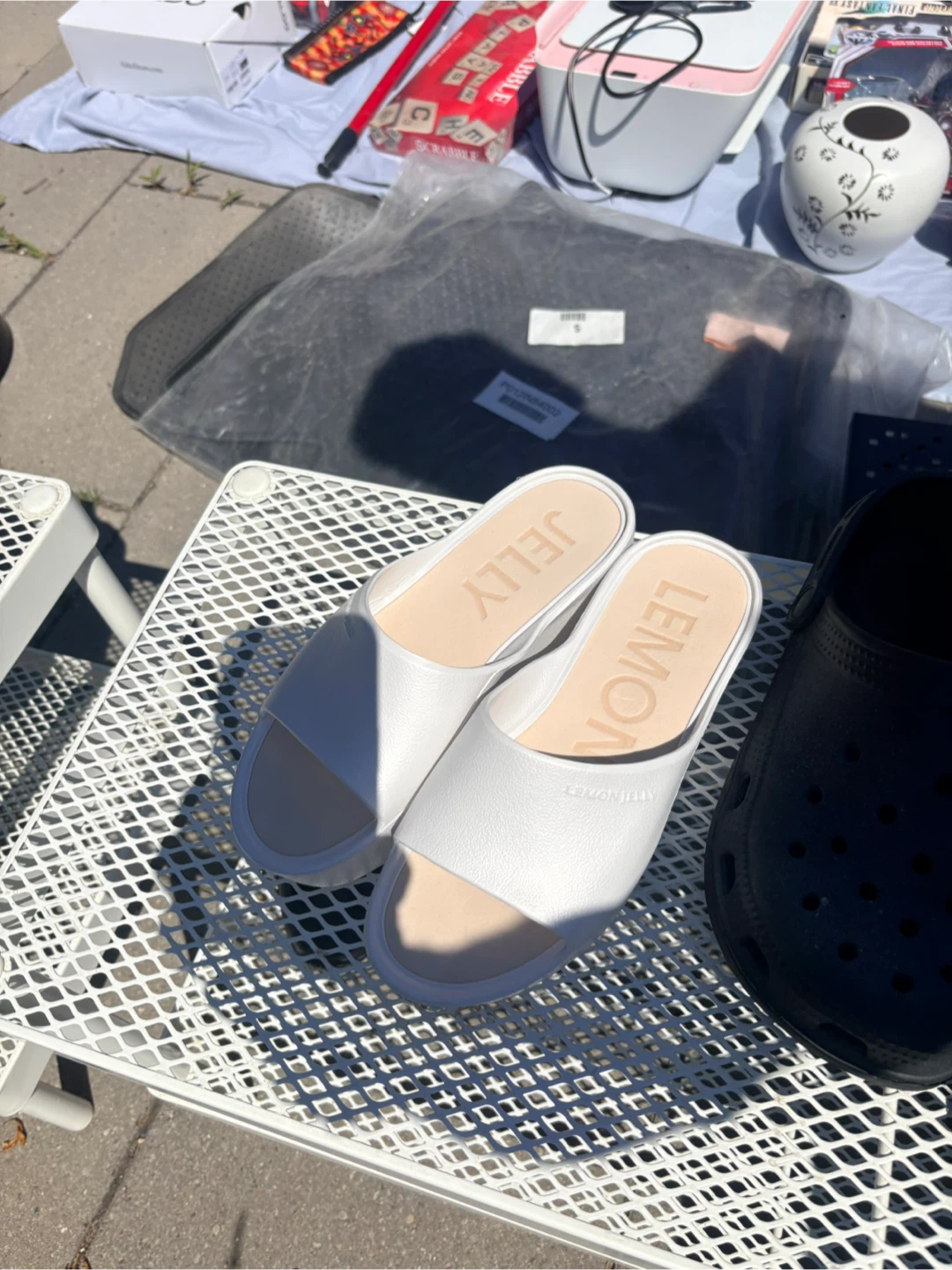 Assorted shoes - photo 2