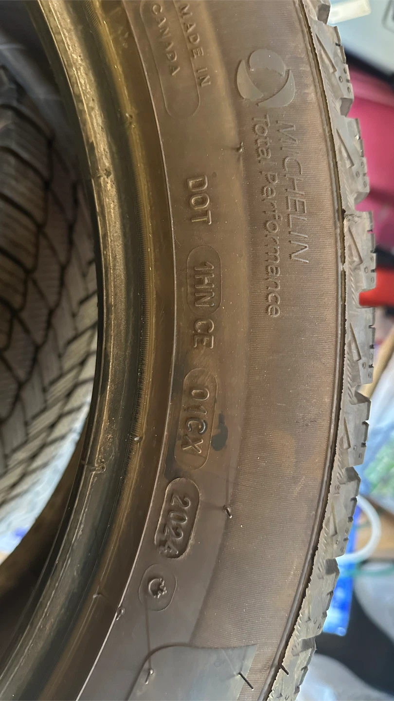 Michelin X-Ice Snow SUV 275/45 R 21 Tires extra load - photo 3
