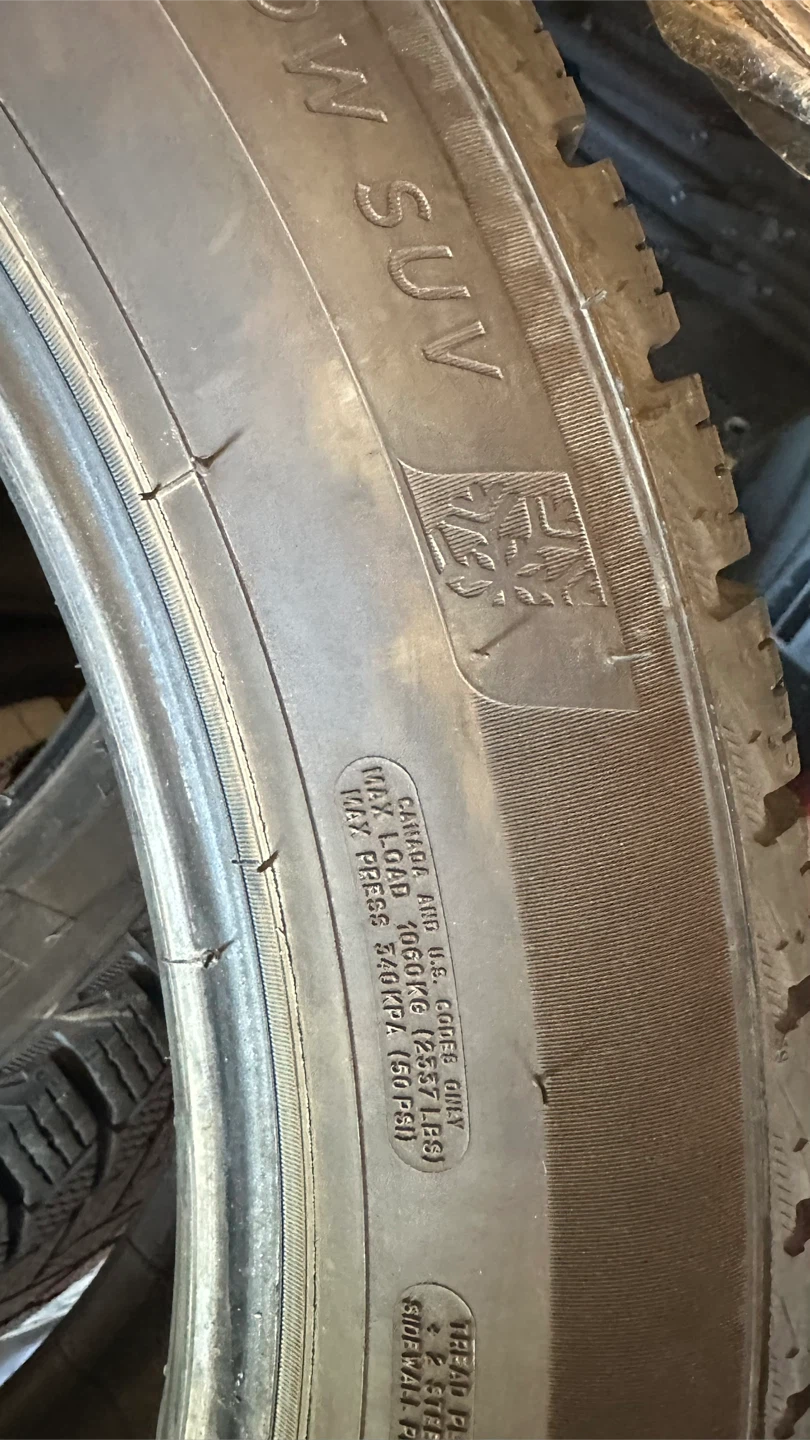 Michelin X-Ice Snow SUV 275/45 R 21 Tires extra load - photo 4