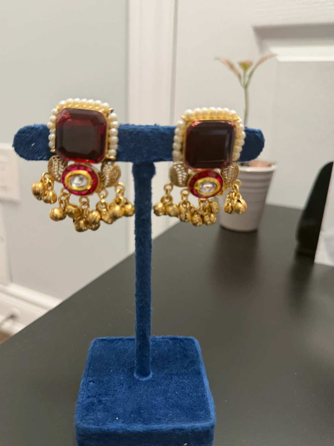 Gold tone Jhumka earrings with red stone - photo 3