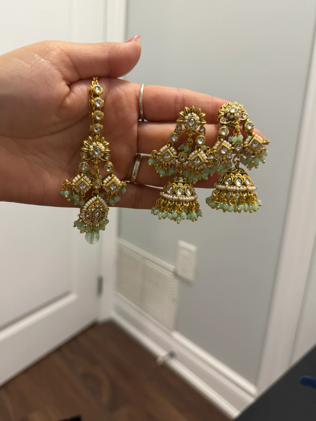 Indian Jewelry Set with Earrings and Tikka - photo 2