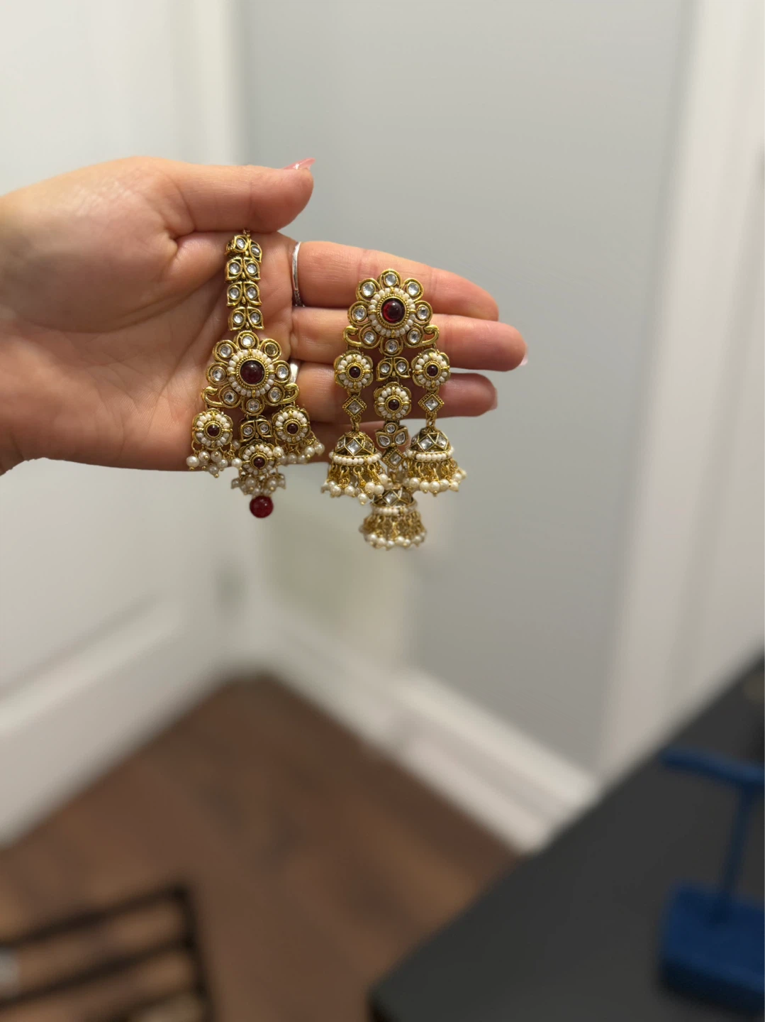Indian Jewelry Set with Earrings and Tikka - photo 3