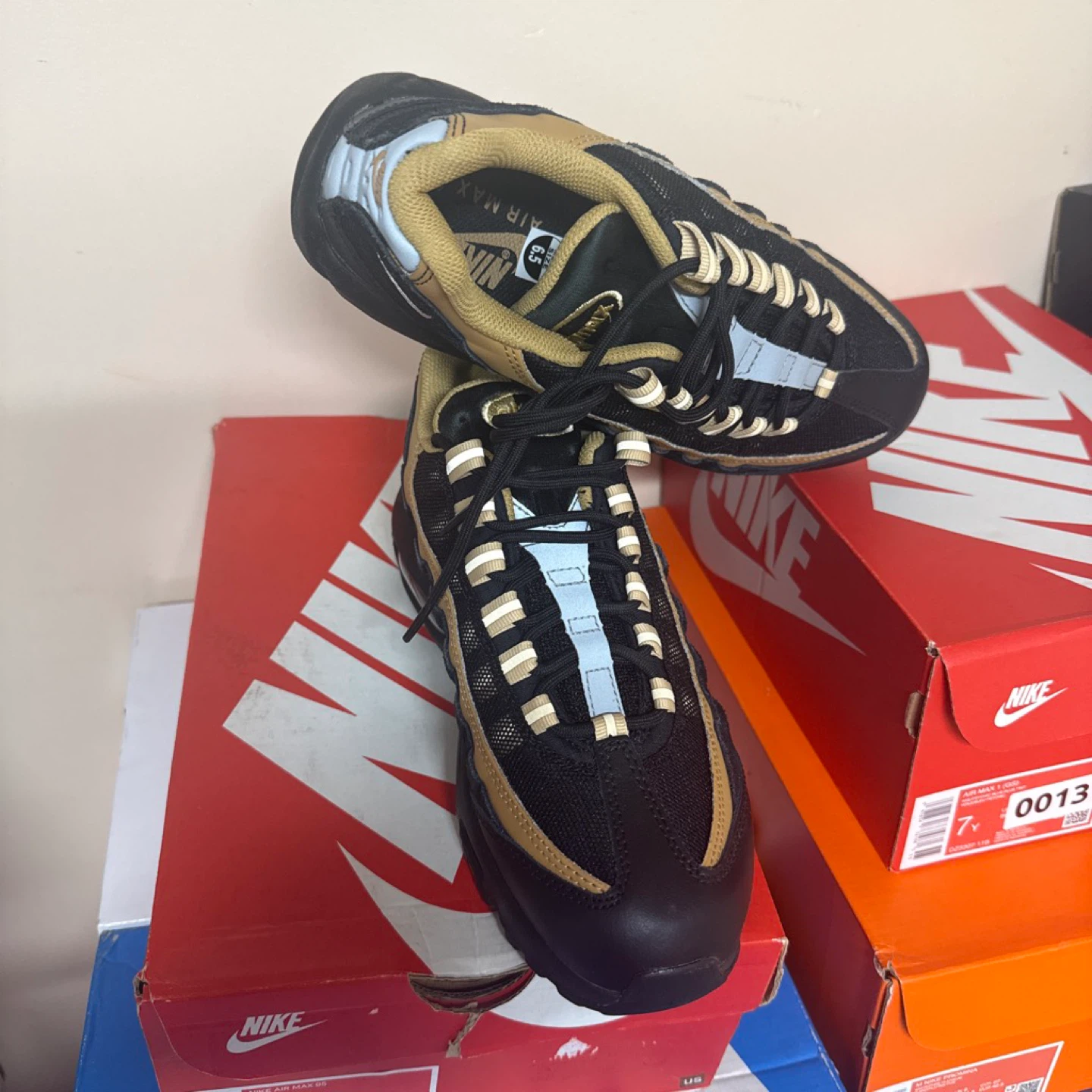 Nike Air Max 95 Running Shoes - photo 3