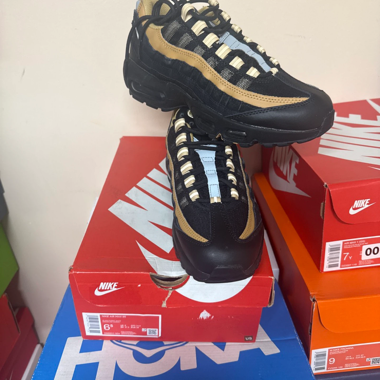 Nike Air Max 95 Running Shoes - photo 2