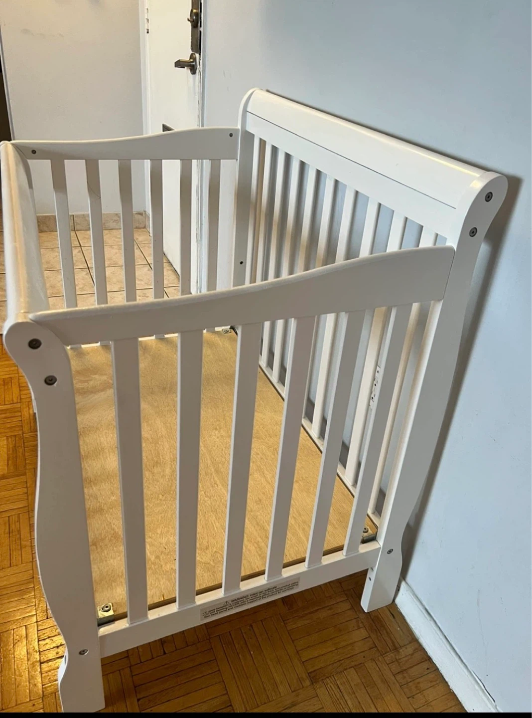 White Wooden mini Crib - photo 3