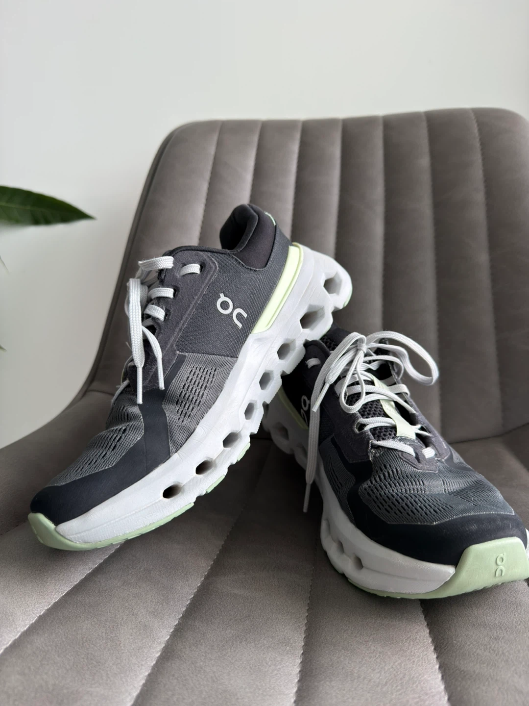 On Running Cloudrunner – Size 8