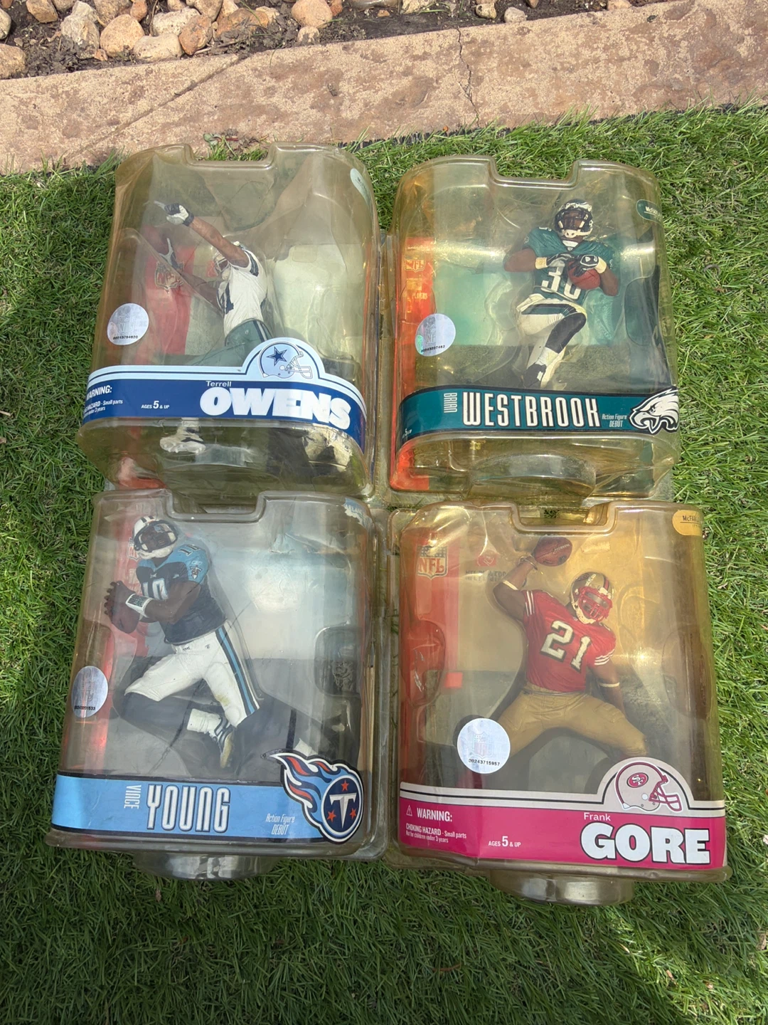 NFL COLLECTIBLES FIGURES