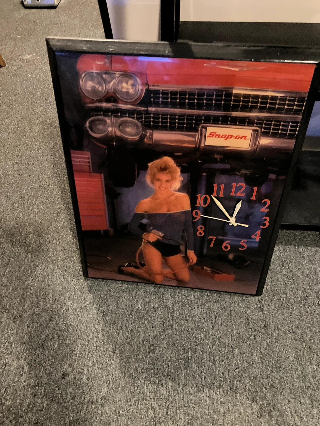 Snap-on Vintage Pin-up Clock