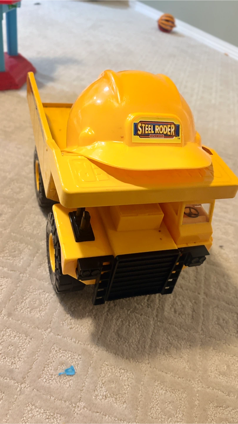 Steel Roder Muscle Dump Truck & Hard Hat - photo 2