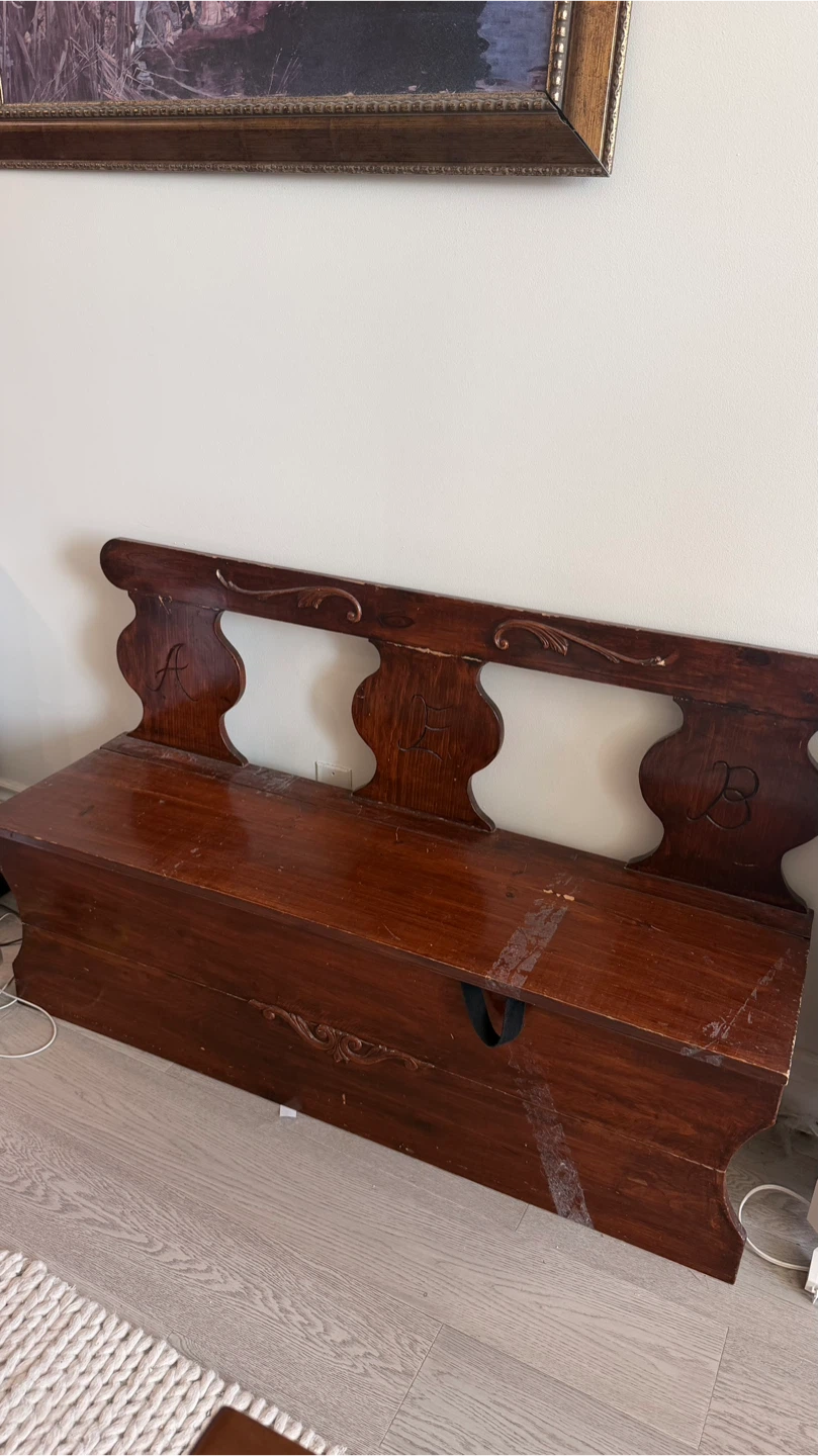 Wooden storage bench with ornate detailing - photo 2