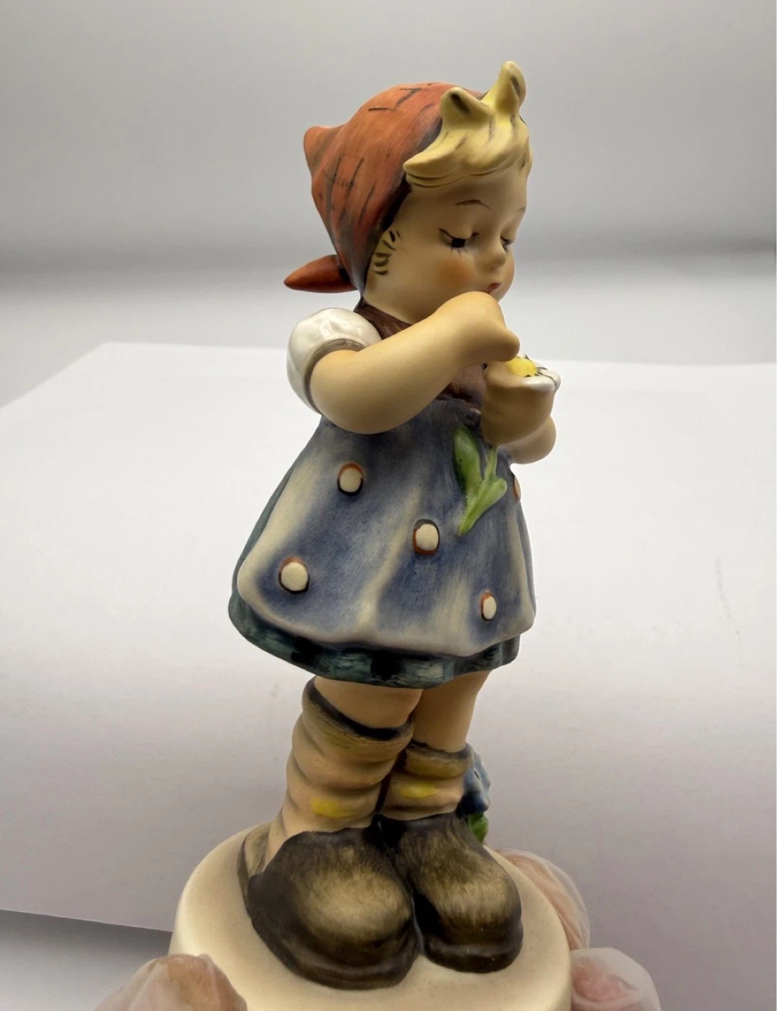 1972 Goebel Hummel “Daises Don’t Tell” #380 - photo 2