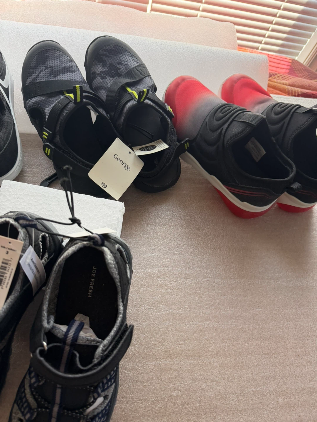 BOYS SIZE 3 RUNNING SHOES & SANDALS - photo 4